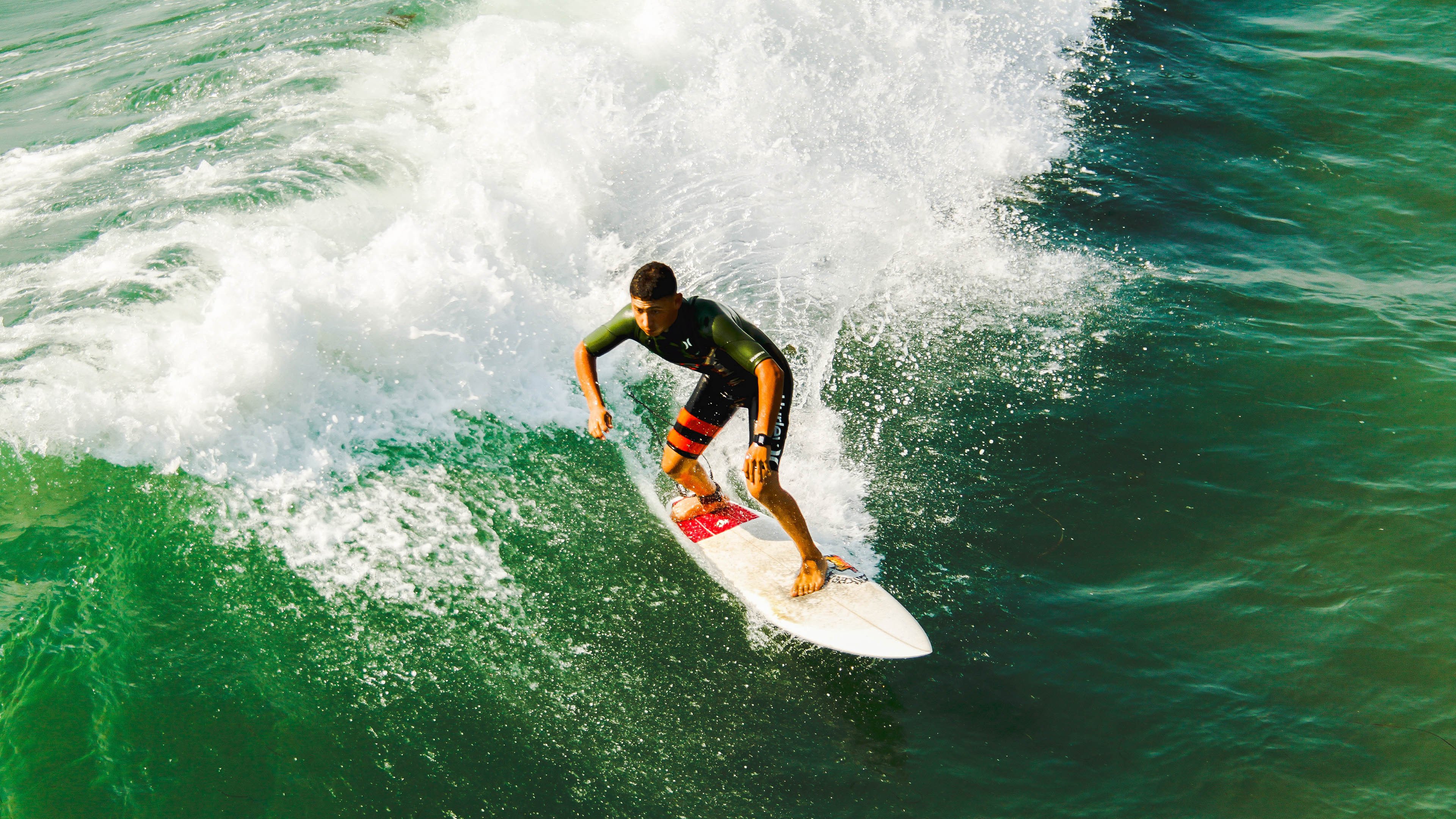 “英超迎来终章倒计时，战局扑朔迷离”，英超收官战